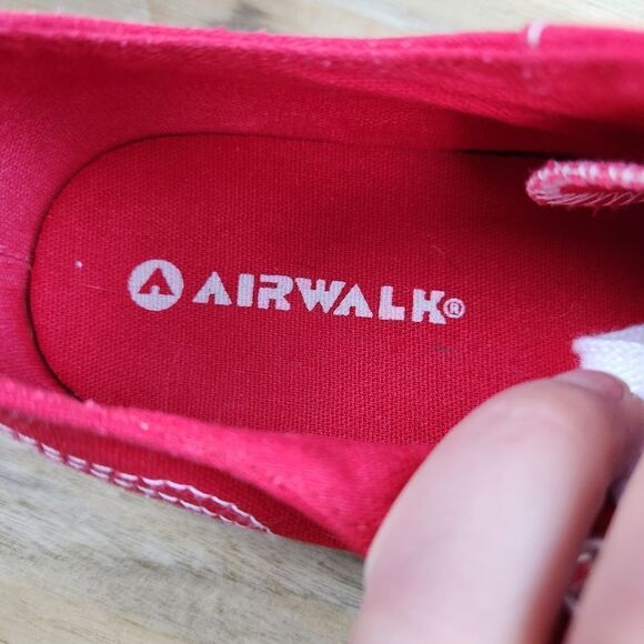 🔸️Airwalk Red & White Canvas Sneakers Size 8 - Picture 11 of 13